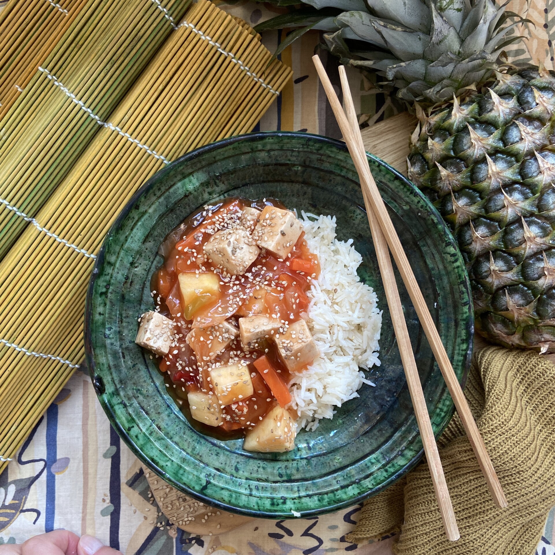 Tofu Süß-Sauer Gericht mit mariniertem Tofu